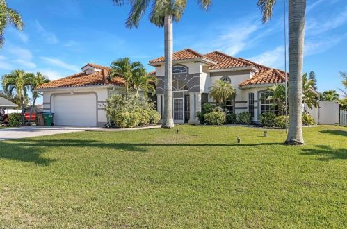 126 29th St, Cape Coral, FL 33904-3481