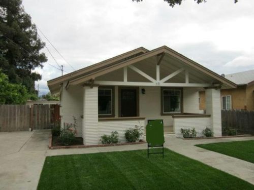 651 Central Ave, Hollister, CA 95023-3544