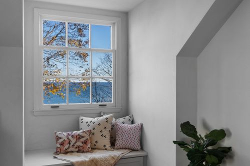 4150 Lake Dr, Milwaukee WI  53211-1719 exterior