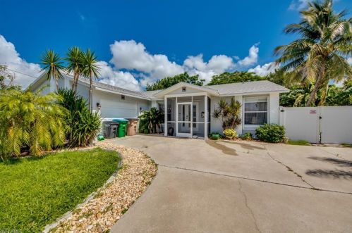 1139 13th Ter, Cape Coral FL  33990-3747 exterior