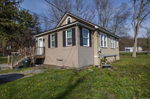 4 Irving Ln, Ferndale NY  12734-5234 exterior