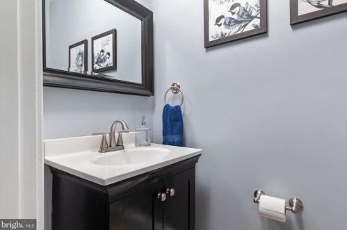 141 Funk St, Strasburg VA  22657-2403 exterior