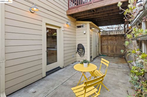 3214 Ettie St, Oakland CA  94608-4016 exterior