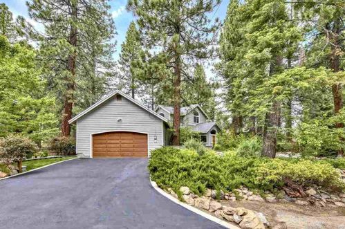 10454 Royal Crest Dr, Truckee, CA 96161-1156