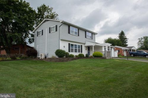 7301 Heather Rd, Macungie, PA 18062-9415