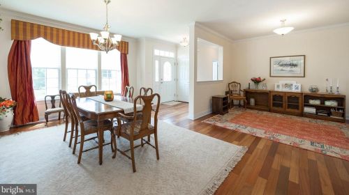 1642 Parkview Ct, Boothwyn, PA 19060-6804