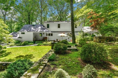 537 Rock Rimmon Rd, Stamford CT  06903-2333 exterior