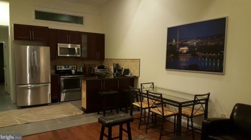 1614 17th St, Washington, DC 20009-2454
