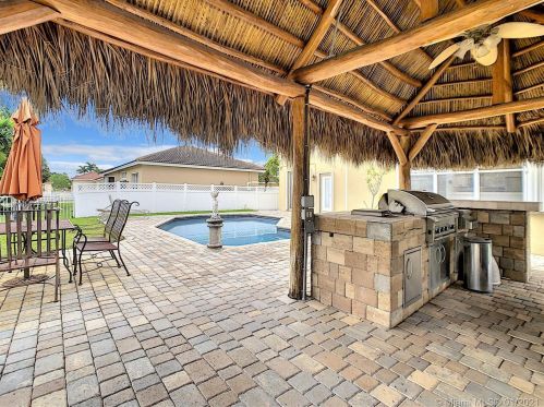 2327 187th Ave, Hollywood, FL 33029-5307