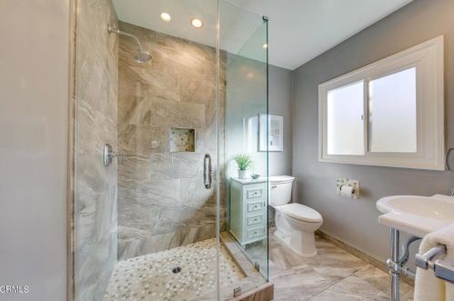 4837 Crown Ave, La Canada CA  91011-3619 exterior