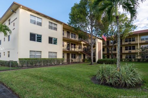 13500 1st St, Hollywood FL  33027-1618 exterior