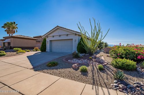 4693 Pinnacle Peak Dr, Green Valley, AZ 85622-5469