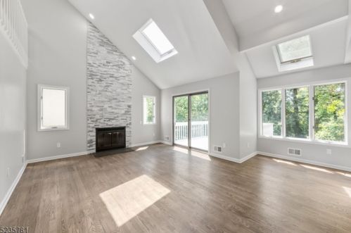 160 Mcmane Ave, Berkeley Heights, NJ 07922-2203