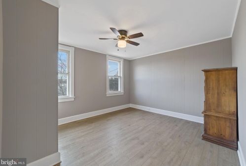 25 Regina Ave, Trenton NJ  08619-2201 exterior