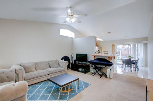 4403 Capurso Dr, Turlock, CA 95382-8582