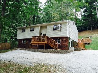 435 County House Ln, Marietta, OH 45750-8016