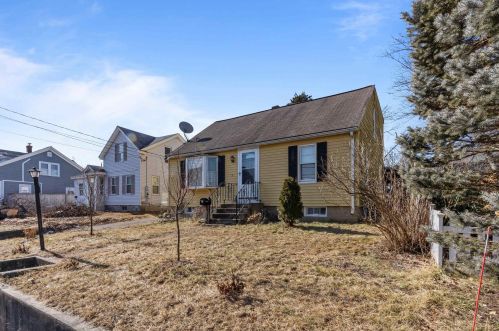 15 Sawyer St, Nashua NH  03060-3740 exterior