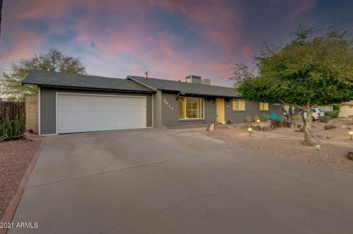 8610 Oak St, Scottsdale AZ  85257-2967 exterior