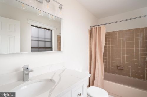 5 Hoot Owl Dr, Erial NJ  08081-9325 exterior