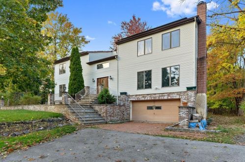 217 End Rd, New Hamburg, NY 12590-6906