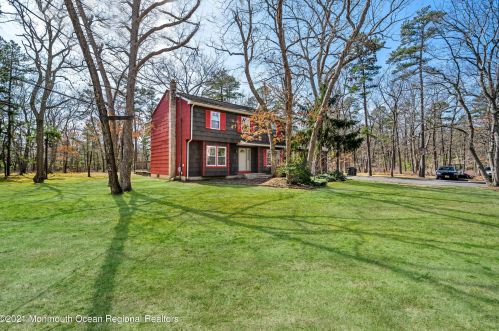 1068 Toms River Rd, Jackson Twp NJ  08527-5240 exterior