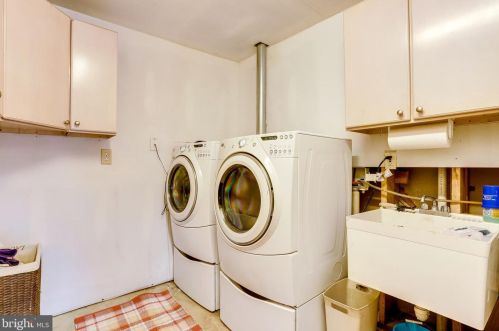 3714 Mountain Rd, Haymarket VA  20169-1739 exterior