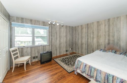 6 Allyson Rd, Roxbury Township NJ  07836-9307 exterior