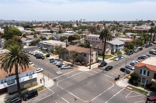 202 Esperanza Ave, Long Beach, CA 90802-3641