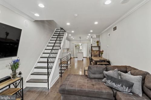 2347 Hancock St, Philadelphia PA  19133-3721 exterior