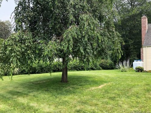 3 Hiram Ln, Bloomfield CT  06002-1224 exterior