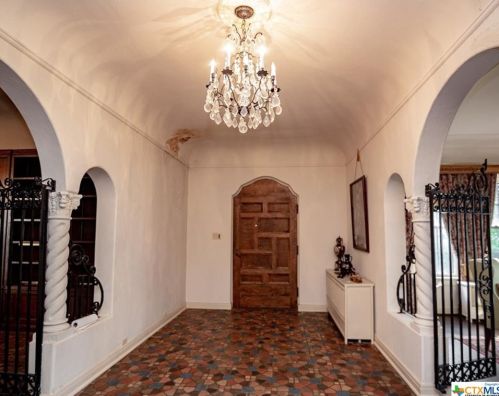 501 Vine St, Victoria TX exterior