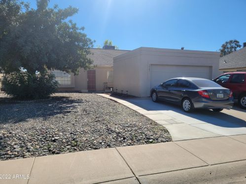 5925 Crocus Dr, Glendale, AZ 85306-4141