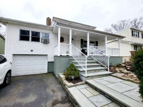 12 River Rd, Oakland NJ  07436-1929 exterior