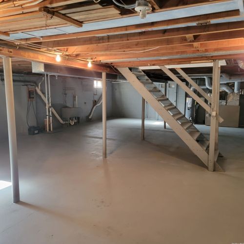 18 Northfield Dr, Northport NY  11768-2413 exterior