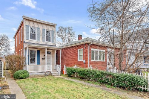 3013 4th St, Harrisburg, PA 17110-2105