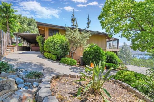 5458 Royal Oaks Dr, Oroville, CA 95966-3834