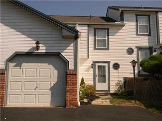 1405 Yorktown Dr, Lawrence, PA 15055-1008