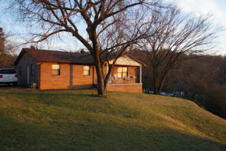 121 5th St, Kingston, TN 37763-2886