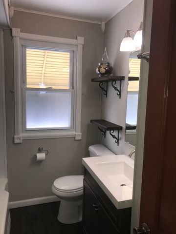 580 Nellie St, Masury, OH 44438-1030