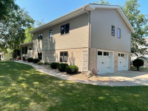 1450 15th St, Willmar MN  56201-2071 exterior