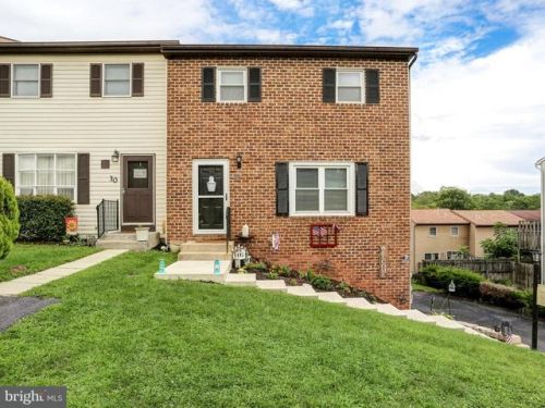 32 Bill Dugan Dr, Etters, PA 17319-9587