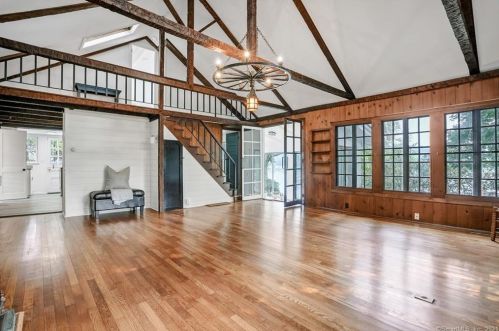 93 Boulevard Dr, Danbury CT  06810-7254 exterior