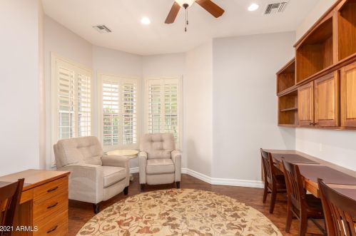 2710 Cattle Dr, Gilbert AZ  85297-8116 exterior