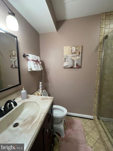 5616 Roundtree Dr, Woodbridge VA  22193-3707 exterior