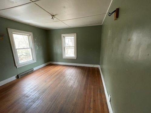 32 Oliver St, Royalston MA  01331-2431 exterior