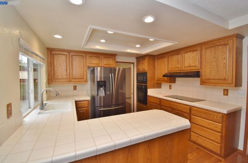 101 Stowbridge Ct, Danville, CA 94526-2635