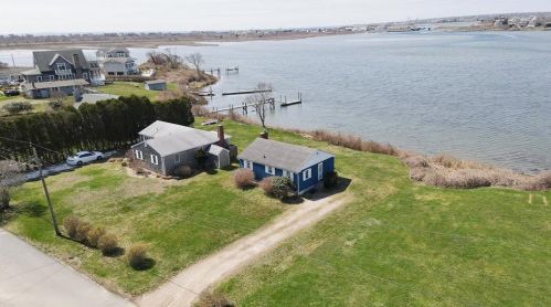 31 Sunset Shore Dr, South Kingstown RI  02882-5426 exterior