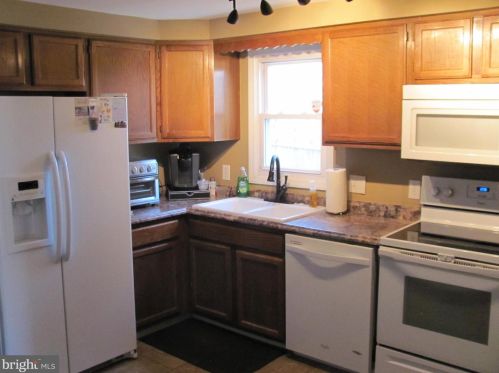 38 Belleview Ave, Erial, NJ 08081-1234