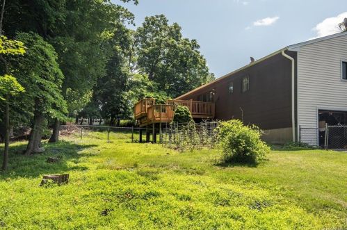 8 Terrace Rd, Airmont NY  10901-1721 exterior