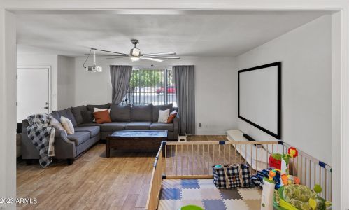 4427 Citrus Way, Glendale AZ 85305-2524 exterior